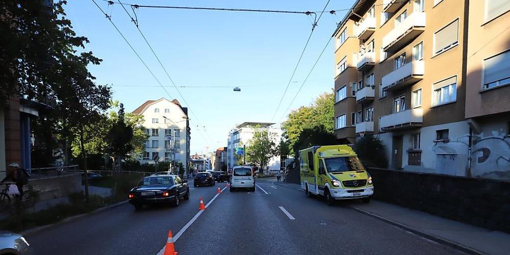Die alkoholisierte Frau musste mit unbestimmten Verletzungen in die Notaufnahme gebracht werden.