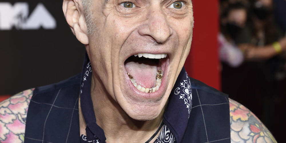 ARCHIV - David Lee Roth bei den MTV Video Music Awards im New Yorker Barclays Center. Der amerikanische Rockstar David Lee Roth (66), langjähriger Frontman der Band Van Halen, will sich von der Bühne verabschieden. Foto: Evan Agostini/Invision via...
