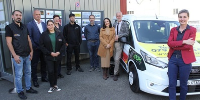 Stadträtin Helen Alder Frey (ganz rechts) und einige Sponsorinnen und Sponsoren mit dem Fahrzeug.