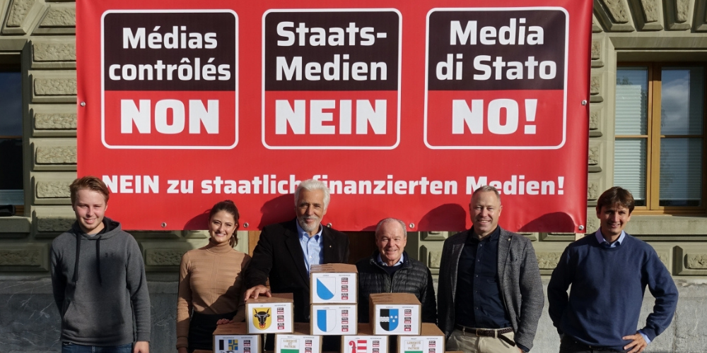 Referendumskomitee (v.l.n.r.): Alec von Barnekow (Jeunes Libéraux-Radicaux, FR), Evelyn Motschi (Jungfreisinnige, AG), Peter Weigelt (Präsident, SG), Bruno Hug (SG), Philipp Gut (Geschäftsführer, AG), Christian Keller (BS).