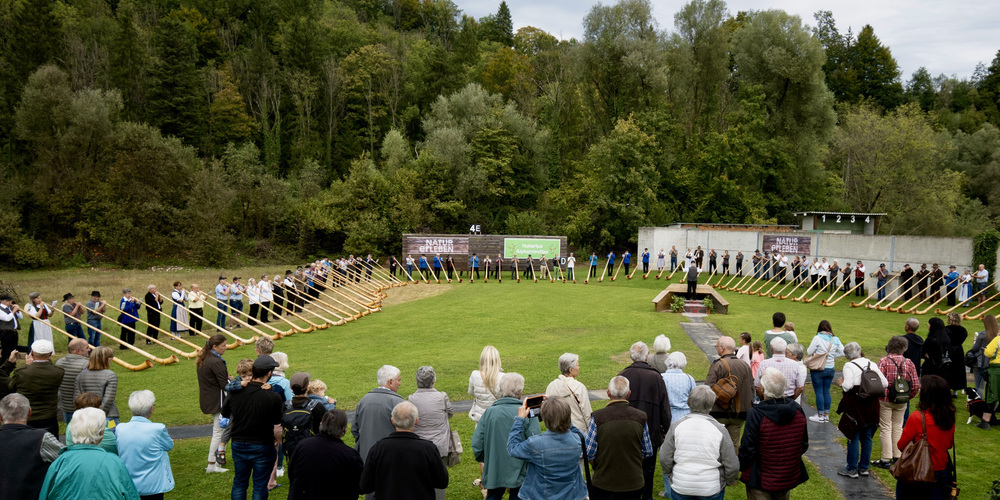 Über 90 Alphörner machten den Gesamtcho auch  am  zweiten Hubertus Alphorntreffen zu einem eindrücklichen Gesamterlebnis.