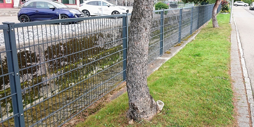 Die Baubehörde Kirchbergs bewilligte diverse Baugesuche, auch einen Maschendrahtzaun (Symbolbild).