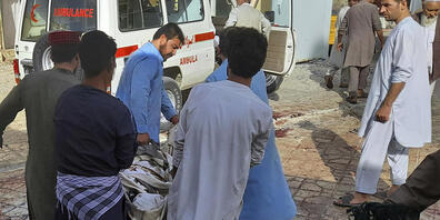 In der Provinz Kundus im Norden Afghanistans sind bei einer Explosion in einer Moschee mehrere Menschen ums Leben gekommen und weitere verletzt worden. Foto: Abdullah Sahil/AP/dpa