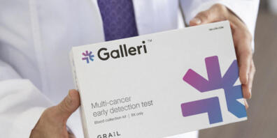 Eine US-Firma bietet einen Bluttest an, der 50 Krebsarten diagnostizieren soll. Die Anpreisung "early detection" ist freilich irreführend, denn der Test erzielt nur in fortgeschrittenen Stadien hohe Trefferquoten. Experten halten die Markteinführu...