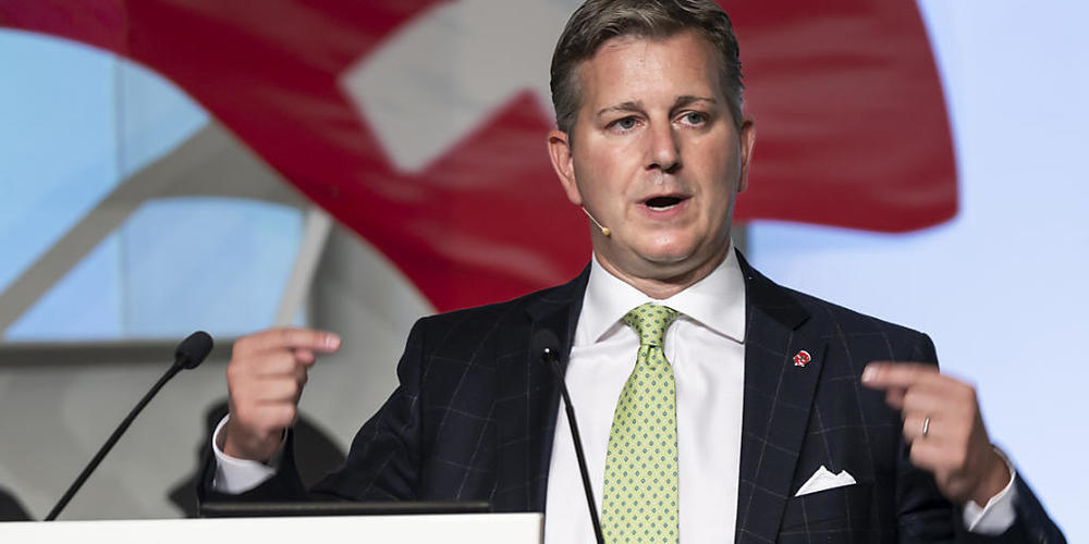 SVP-Parteipräsident Marco Chiesa hat an der Delegiertenversammlung am Samstag in Granges-Paccot (FR) die "linke Schmarotzerpolitik" stark kritisiert.