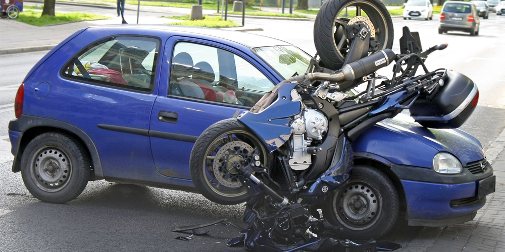 Der Motorradfahrer wurde schwer verletzt.
