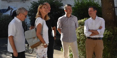 Es freuen sich (v.l.): Gemeindepräsident Max Eugster, Gemeinderätin Sandra Nater, die Architekten Gerold Schurter und Christoph Stauffer sowie der Abteilungsleiter Hochbau, Andreas Filosi