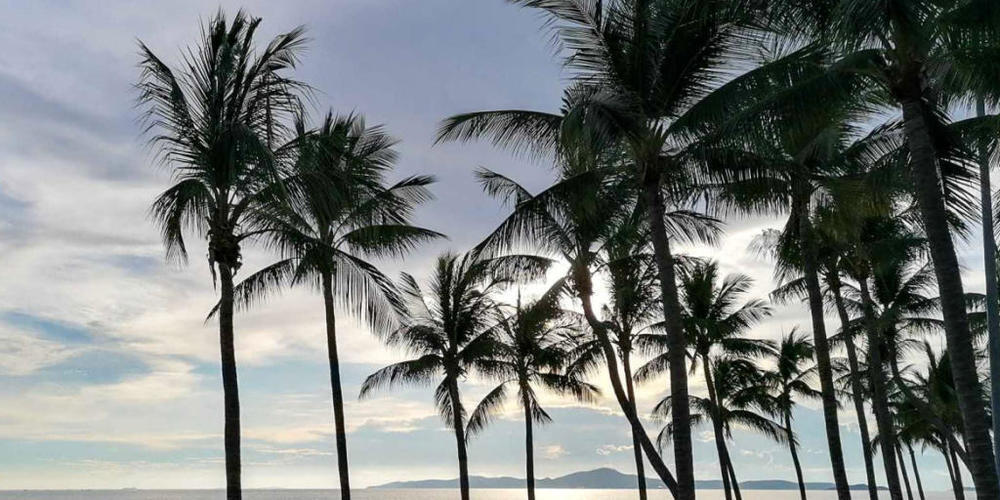 Der leere Jomtien Beach in Pattaya. Die Strände in dem thailändischen Urlaubsort sind seit Monaten gesperrt. Der Badeort muss seinen für den 1. September geplanten Neustart für den Tourismus voraussichtlich aufgrund hoher Corona-Infektionszahlen w...