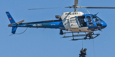 Der entflohene Häftling konnte durch einen Polizeihelikopter im Schilffeld lokalisiert werden (Symbolbild)