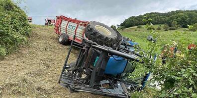 Bei dem Traktorunfall in Laufenburg ist ein zweijähriges Kind mittelschwer verletzt worden.
