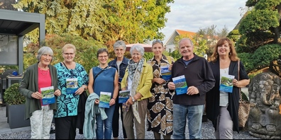 Die Gewinnerinnen und der Gewinner des Fotowettbewerbes freuen sich über ihre Preise.