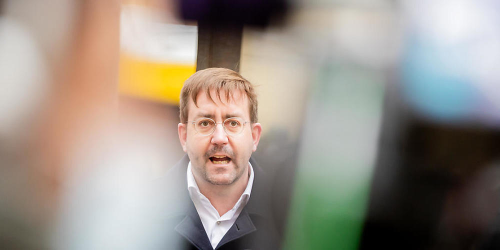 ARCHIV - Christian Mihr, Geschäftsführer von Reporter ohne Grenzen, spricht auf der Pressekonferenz des «KulturForum TürkeiDeutschland» (23.03.21). Mihr bemängelt die Pressefreiheit in Russland vor den Wahlen im September. Foto: Christoph Soeder/dpa