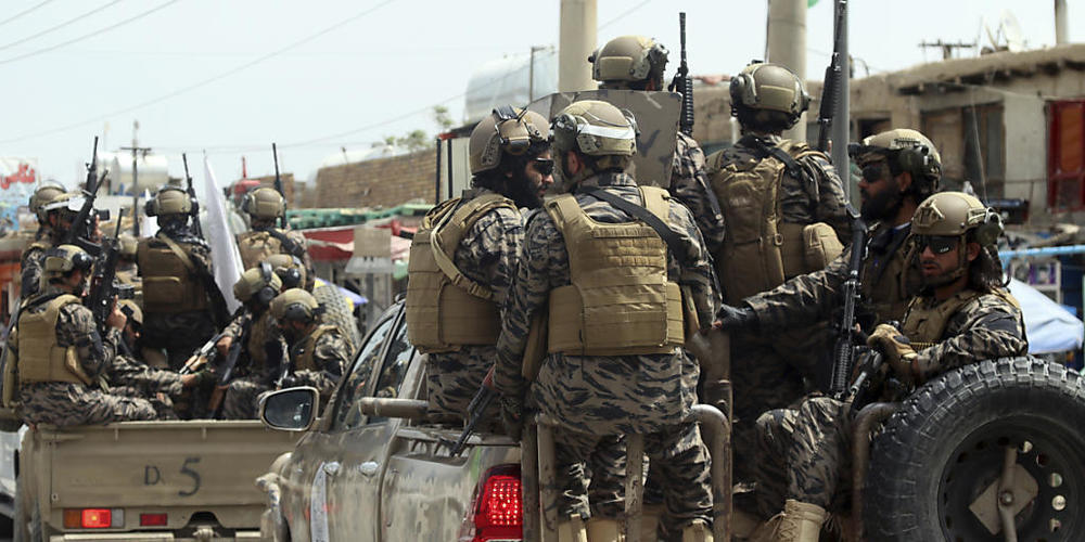 dpatopbilder - Kämpfer der Spezialeinheit der Taliban treffen nach dem Abzug der US-Truppen auf dem Flughafen Kabul ein.. Foto: Khwaja Tawfiq Sediqi/AP/dpa