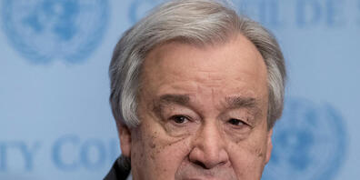 ARCHIV - UN-Generalsekretär António Guterres spricht während einer Pressekonferenz. Nach dem Abzug der letzten US-Soldaten und dem Ende der Evakuierungsaktion aus Afghanistan hat Guterres am Dienstagabend vor einem völligen Zusammenbruch der Grund...