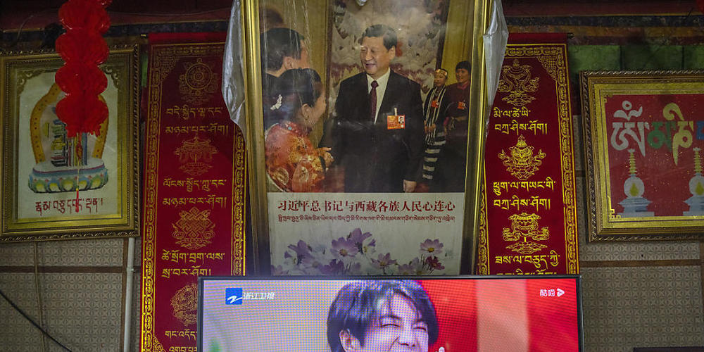 ARCHIV - Die staatliche Fernseh- und Radioverwaltung (NRTA) in Peking hat TV-Anbieter am 02.09.2021 aufgefordert, keine männlichen Darsteller «mit einem weiblichen Stil und andere abnormale Ästhetik» zu zeigen. Foto: Mark Schiefelbein/AP/dpa