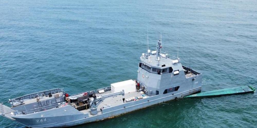 HANDOUT - Ein U-Boot mit 1,8 Tonnen Kokain an Bord wird von kolumbianischen Sicherheitskräften abgefangen. Foto: ---/Armada de Colombia/dpa - ACHTUNG: Nur zur redaktionellen Verwendung und nur mit vollständiger Nennung des vorstehenden Credits