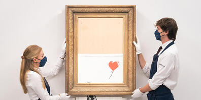 Das während einer Kunstauktion geschredderte Banksy-Bild «Girl with Balloon» wird erneut versteigert. Das Londoner Auktionshaus Sotheby's rechnet bei der Auktion am 14. Oktober mit einem Erlös von vier bis sechs Millionen Pfund (4,66 bis 7 Mio Eur...