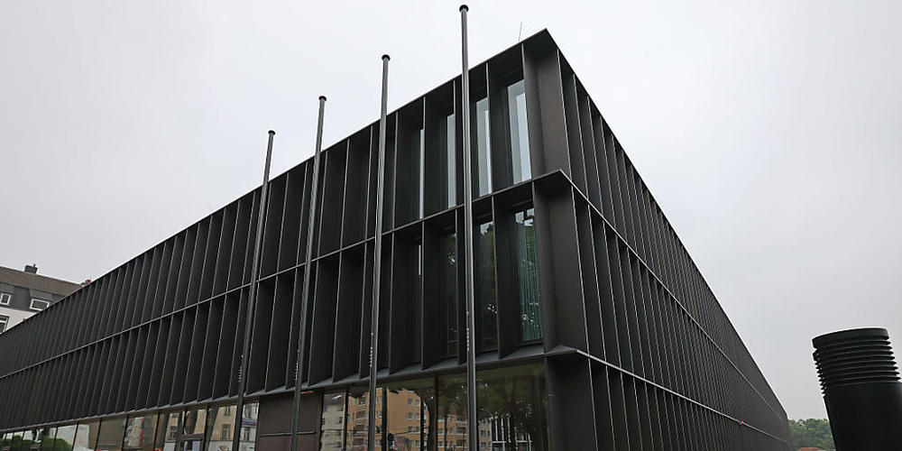 Der Neubau des Historischen Archivs von Köln wurde heute eingeweiht. Das alte Stadtarchiv war 2009 eingestürzt. Foto: Oliver Berg/dpa