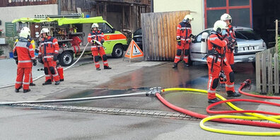 Die Feuerwehr Bäretswil soll mit neuen Fahrzeugen ausgerüstet werden. (Symbolbild)