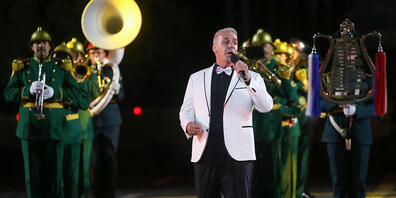 Till Lindemann, Sänger der deutschen Rockband Rammstein, tritt beim Spasskaya Tower Military Music Festival auf dem Roten Platz auf. Foto: Marina Lystseva/TASS/dpa