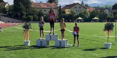 Leonie Hug holte drei Mal Gold in den Disziplinen Weitsprung, Hochsprung und Ballwurf.