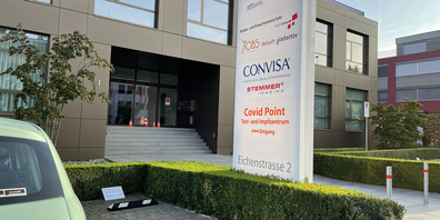 Der «Covid Point» in Pfäffikon ist kommendes Wochenende für Impfwillige offen. Eine Anmeldung braucht es nicht.