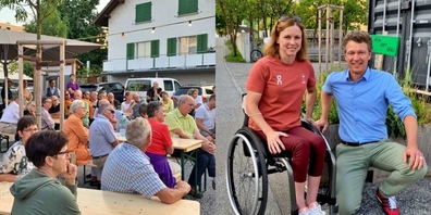 Ein grosses Publikum und Stadtrat Luca Eberle (r.) hörten aufmerksam den spannenden Erzählungen von Sandra Stöckli zu.