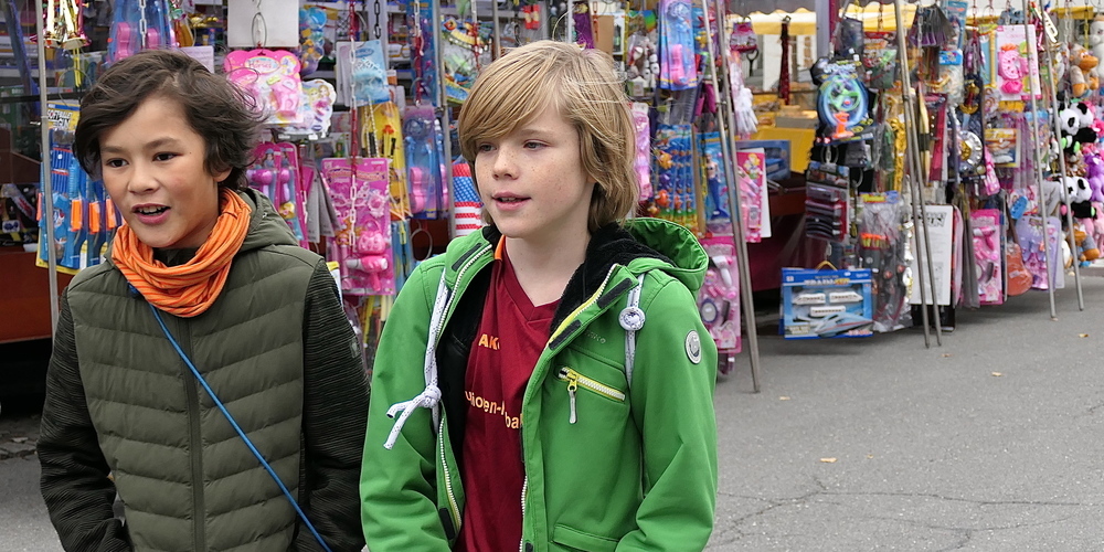 Der Herbstmarkt bringt etwas Abwechslung für die Dorfjugend