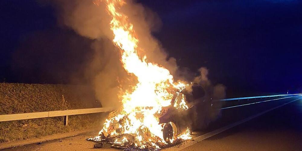 Auf der A7 bei Müllheim TG hat am Samstag ein Auto gebrannt. Verletzt wurde niemand.