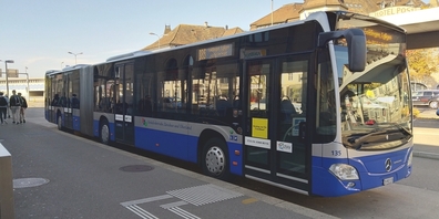 Auch in Teilen des Linthgebiets unterwegs: ein VZO-Bus nach Goldingen am Bahnhof Rapperswil. (Archivbild)