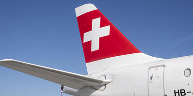 Die Swiss hat zwar unter dem Strich noch immer tiefrote Zahlen zu vermelden, aber immerhin gab es einen Lichtblick: Im dritten Quartal schrieb die Fluggesellschaft erstmals seit Beginn der Coronakrise wieder einen kleinen Betriebsgewinn. (Archivbild)