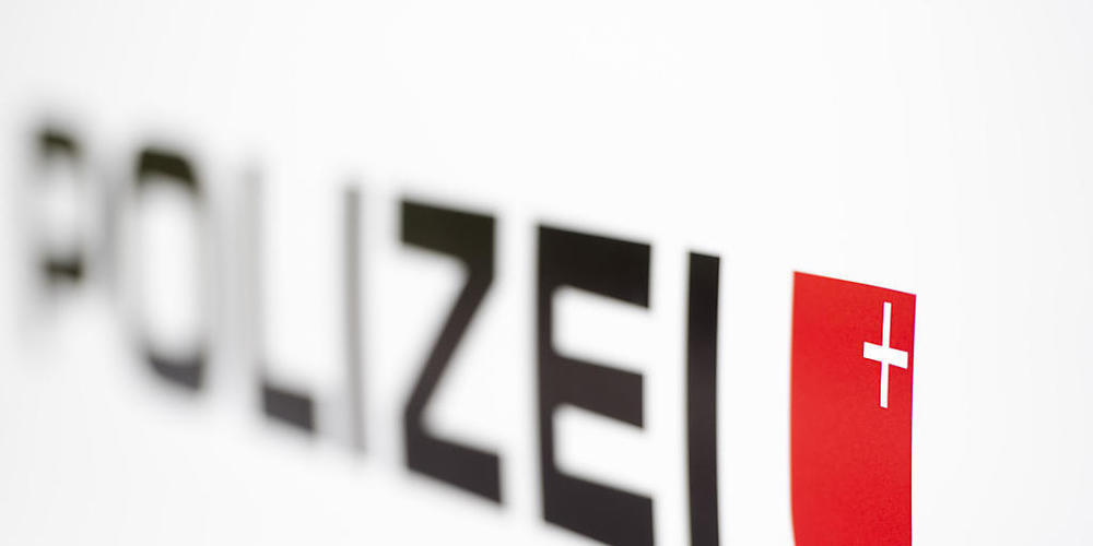 In Lachen SZ ist ein Mann bei einem polizeilichen Schusswaffen-Einsatz verletzt worden. (Themenbild)