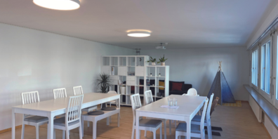 Der Gemeinschaftsraum bietet Platz zum Verweilen und Vernetzen oder auch für Workshops.