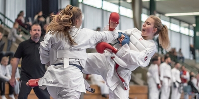 Kraft, Konzentration und Selbstvertrauen dank Karate.