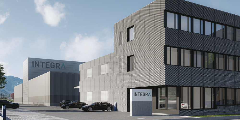 Neben einer Produktionshalle mit vollautomatischem Hochregallager schliesst das grösste Bauprojekt der Firmengeschichte auch Büros, Innovationsräume, ein Testlabor und ein Restaurant mit ein.