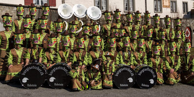 Die Räbschter Burgtätscher in voller Montur