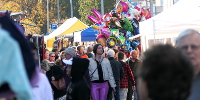 Guter Besuch und buntes Treiben auf dem Rheinecker Martinimarkt
