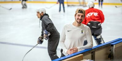 Roman Popp spielt seit elf Jahren beim SCH, neun davon als Kapitän. Er wird selten laut in der Garderobe. Und wenn doch, hat das einen guten Grund.