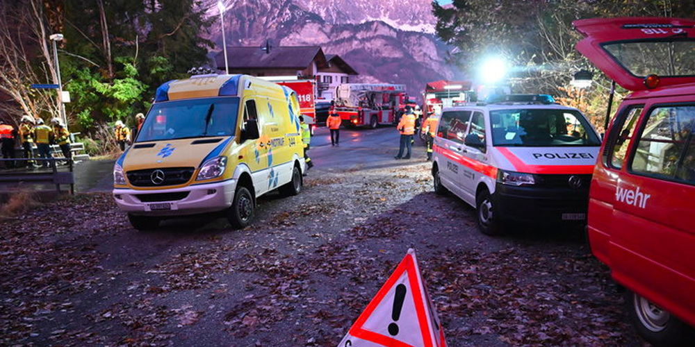 Tragischer Unfall am Flumserberg: Am Dienstag Abend verstarb ein Automobilist, eine weitere Person wurde schwer verletzt. 
