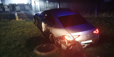 Mit Blaulicht hinter dem Fluchtfahrzeug her...