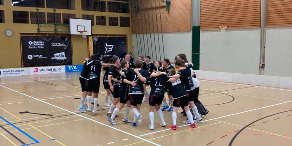 Das NLB Damen Team der UHC Nesslau Sharks.