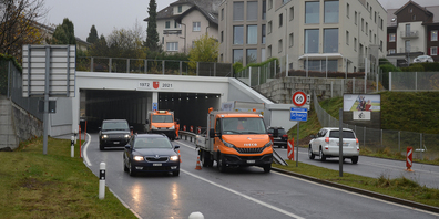 Noch muss die Baustelleninstallation zurückgebaut werden, dann kann der Verkehr wieder ungehindert rollen.