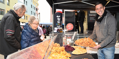 Seit vielen Jahrzehnten findet der Jahrmarkt in Pfäffikon am zweitletzten Dienstag im November statt. Marktfahrer aus nah und fern halten Essbares, Praktisches oder Dekoratives feil. 