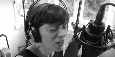 Irina Garbini wird mit Dani Kuhn den Stummfilm live mit Musik begleiten