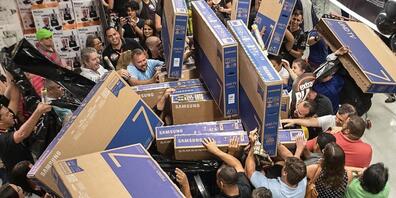 Kaum ist der Black Friday vorbei, beginnen manche Detailhändler mit den Vorbereitungen für das nächste Jahr. (Archivbild)