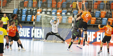 Die Kadetten starteten fulminant in das Spiel gegen USAM Nima Gard.