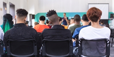 Junge Flüchtlinge beim Besuch des Sprachunterrichts. (Archivbild)