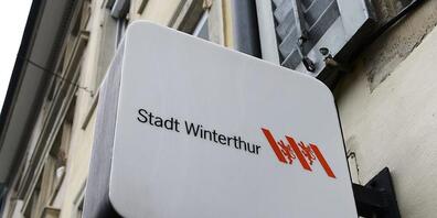 Ein 71-jähriger Schweizer hantierte in Winterthur öffentlich mit einer Waffe und wurde von der Polizei festgenommen. Es wurde niemand verletzt. (Symbolbild)