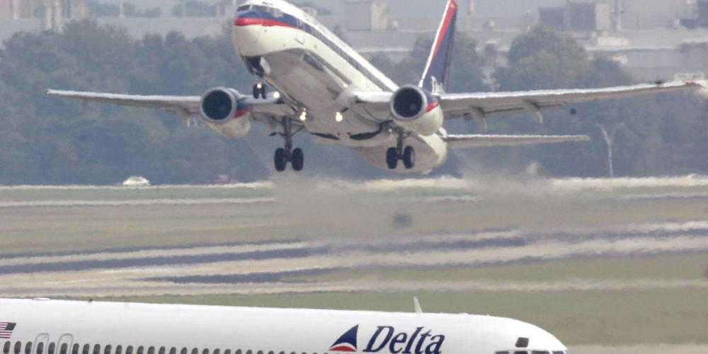 Die beiden US-Fluggesellschaften Delta Air und United Airlines halten trotz der neuen Virusvariante an ihren Direktverbindungen mit dem südlichen Afrika fest. (Archivbild)