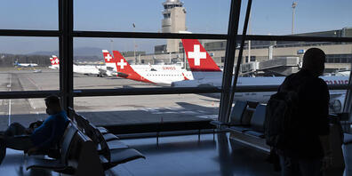 Reisende am Flughafen Zürich. (Symbolbild)